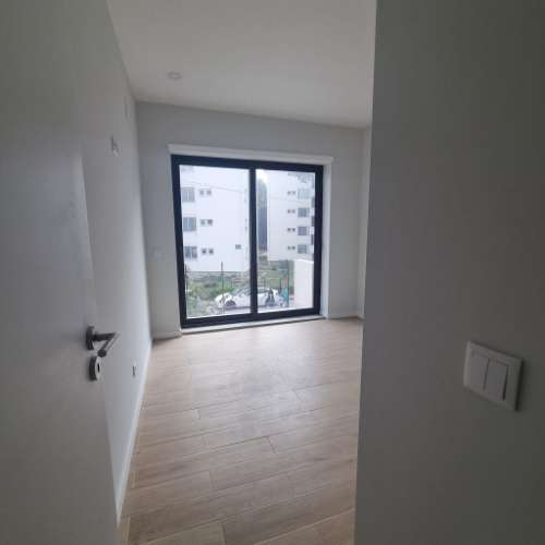 OPORTUNIDADE!!Prédio renovado com 4 apartamentos e um espaço comercial