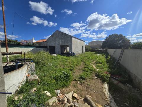 Antiga fábrica da cortiça para uso comercial ou habitacional!