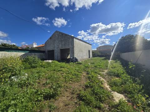 Antiga fábrica da cortiça para uso comercial ou habitacional!