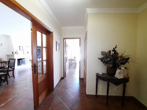 Moradia Geminada de 4 quartos com piscina privativa