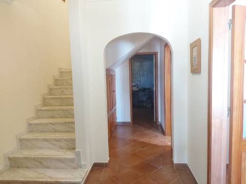 Moradia Geminada de 4 quartos com piscina privativa