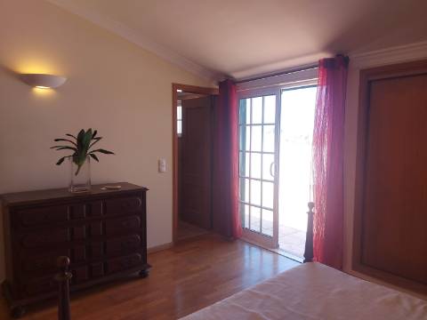 Moradia Geminada de 4 quartos com piscina privativa