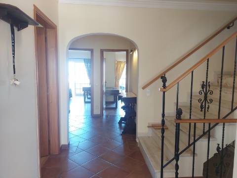 Moradia Geminada de 4 quartos com piscina privativa