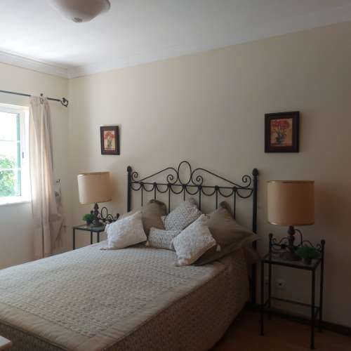 Moradia Geminada de 4 quartos com piscina privativa