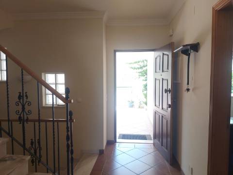 Moradia Geminada de 4 quartos com piscina privativa