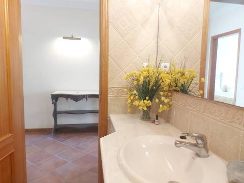 Moradia Geminada de 4 quartos com piscina privativa