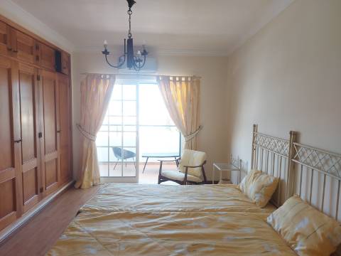 Moradia Geminada de 4 quartos com piscina privativa