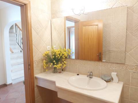 Moradia Geminada de 4 quartos com piscina privativa