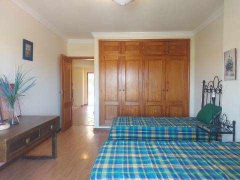 Moradia Geminada de 4 quartos com piscina privativa