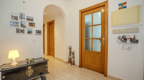 Apartamento T3 com Terraços, Piscina e Estacionamento no Algarve - Excelente Oportunidade!