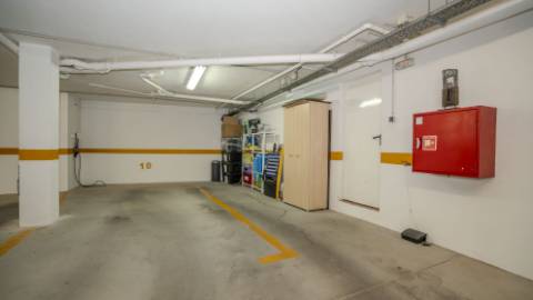 Apartamento T3 com Terraços, Piscina e Estacionamento no Algarve - Excelente Oportunidade!