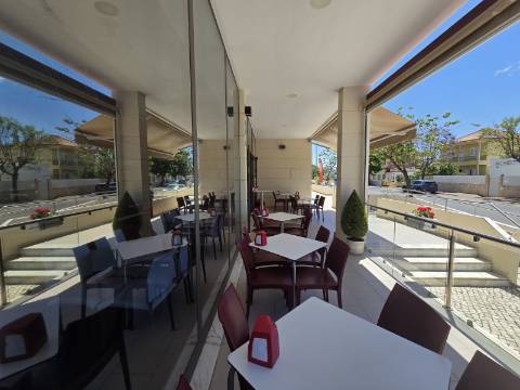 Estabelecimento Comercial em Funcionamento à Venda nas Ferreiras, Albufeira