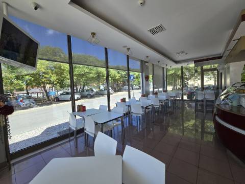 Estabelecimento Comercial em Funcionamento à Venda nas Ferreiras, Albufeira