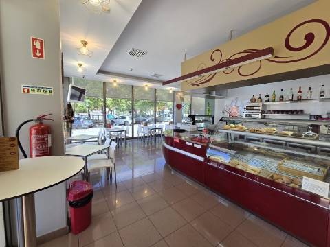 Estabelecimento Comercial em Funcionamento à Venda nas Ferreiras, Albufeira