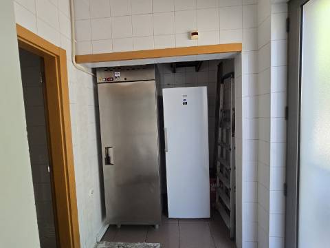 Estabelecimento Comercial em Funcionamento à Venda nas Ferreiras, Albufeira