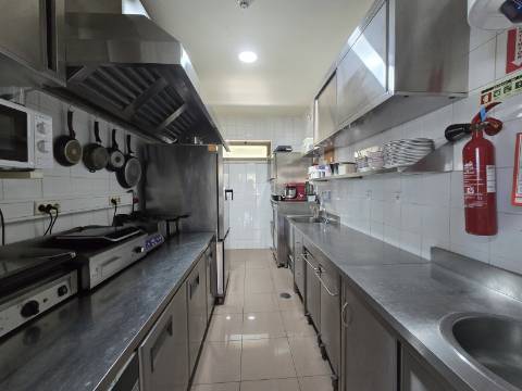 Estabelecimento Comercial em Funcionamento à Venda nas Ferreiras, Albufeira