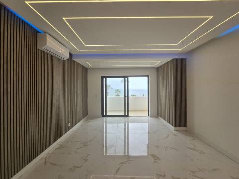 Apartamento T2 de Luxo com Vista Mar - Primeira Linha, Quarteira
