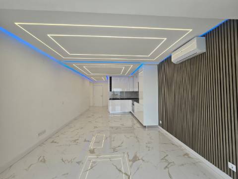 Apartamento T2 de Luxo com Vista Mar - Primeira Linha, Quarteira
