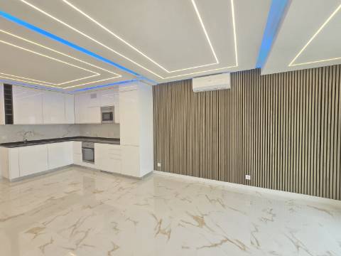 Apartamento T2 de Luxo com Vista Mar - Primeira Linha, Quarteira
