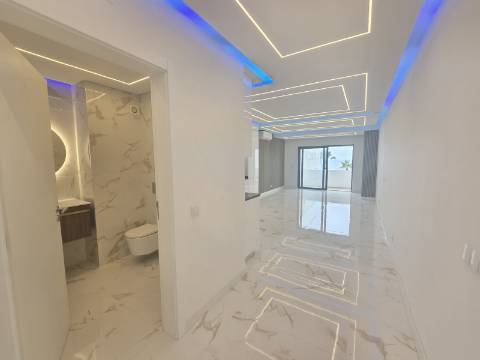 Apartamento T2 de Luxo com Vista Mar - Primeira Linha, Quarteira
