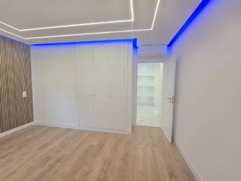 Apartamento T2 de Luxo com Vista Mar - Primeira Linha, Quarteira
