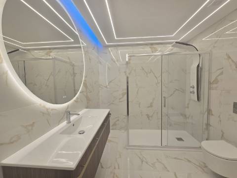 Apartamento T2 de Luxo com Vista Mar - Primeira Linha, Quarteira
