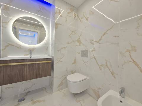 Apartamento T2 de Luxo com Vista Mar - Primeira Linha, Quarteira
