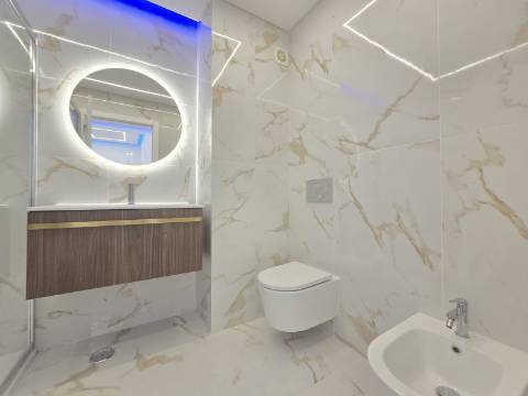 Apartamento T2 de Luxo com Vista Mar - Primeira Linha, Quarteira
