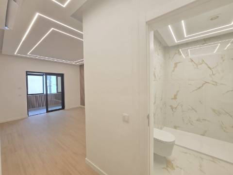 Apartamento T3 na Primeira Linha do Mar - Vista Incomparável e Localização Premium
