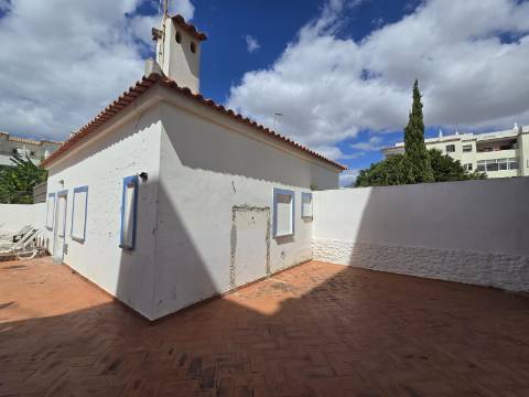 Casa Térrea em Condomínio Fechado com piscina- Santa Eulália ( sem licença de utilização )
