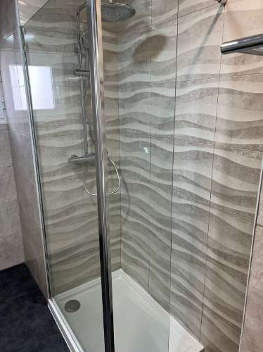 Apartamento renovado com piscina +AL