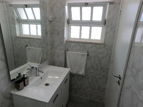 Apartamento Renovado no Centro da Vila de Algoz - Vendido Mobilado