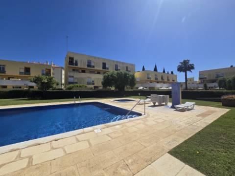 T3 Duplex com Piscina e Excelente Luminosidade em Vilamoura - Caminho do Lago