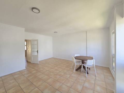 T3 Duplex com Piscina e Excelente Luminosidade em Vilamoura - Caminho do Lago
