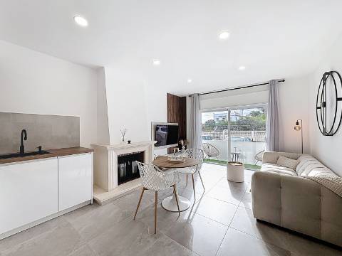 Apartamento T0+1 quarto renovado em Albufeira , Oura