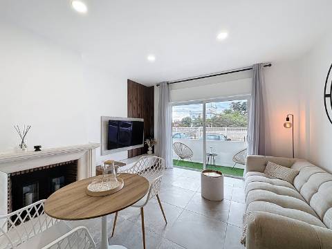 Apartamento T0+1 quarto renovado em Albufeira , Oura