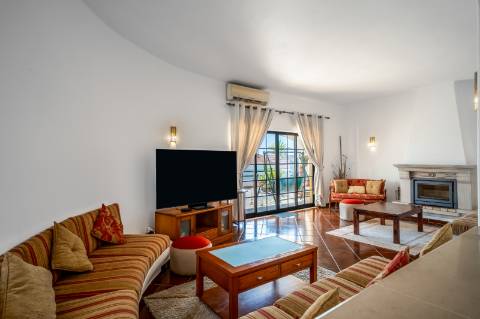 Moradia T5 com Piscina Privada na Prestigiada Zona da Ladeira do Vau - Portimão