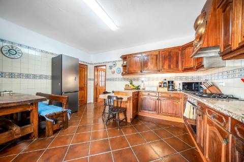 Moradia T5 com Piscina Privada na Prestigiada Zona da Ladeira do Vau - Portimão
