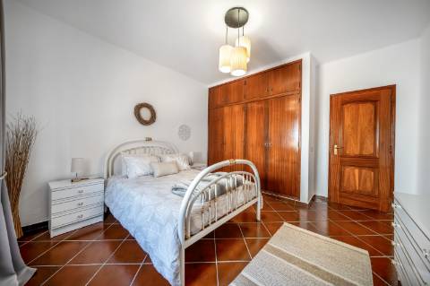 Moradia T5 com Piscina Privada na Prestigiada Zona da Ladeira do Vau - Portimão