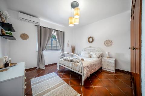 Moradia T5 com Piscina Privada na Prestigiada Zona da Ladeira do Vau - Portimão