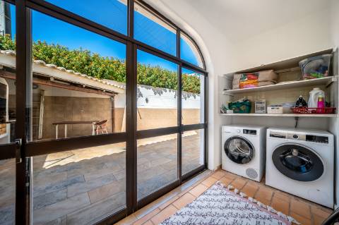 Moradia T5 com Piscina Privada na Prestigiada Zona da Ladeira do Vau - Portimão
