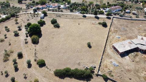 Terreno para construção de 12 moradias com projeto aprovado - Brejos (Elvas)