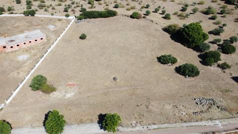 Terreno para construção de 12 moradias com projeto aprovado - Brejos (Elvas)