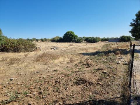 Terreno para construção de 12 moradias com projeto aprovado - Brejos (Elvas)