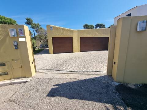 Moradia V3 toda térrea isolada com piscina,jardim e garagem - Vilamoura(Algarve)
