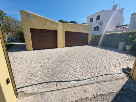 Moradia V3 toda térrea isolada com piscina,jardim e garagem - Vilamoura(Algarve)
