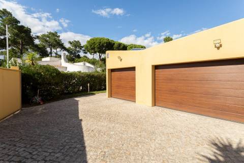 Moradia V3 toda térrea isolada com piscina,jardim e garagem - Vilamoura(Algarve)