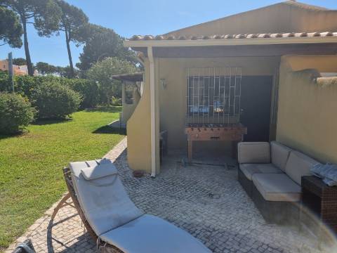 Moradia V3 toda térrea isolada com piscina,jardim e garagem - Vilamoura(Algarve)