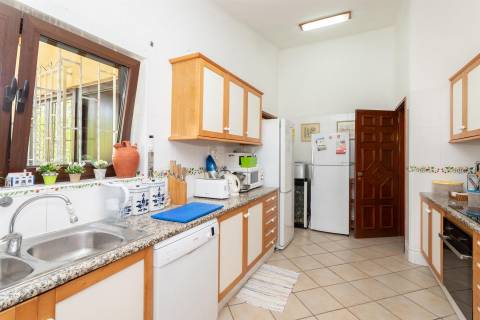 Moradia V3 toda térrea isolada com piscina,jardim e garagem - Vilamoura(Algarve)