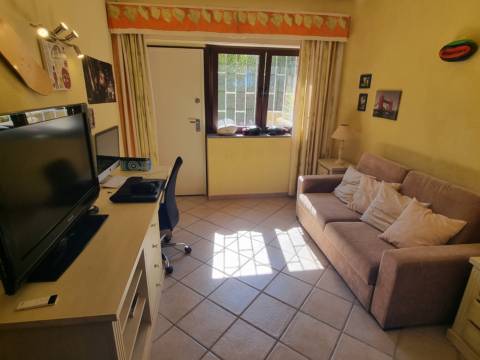 Moradia V3 toda térrea isolada com piscina,jardim e garagem - Vilamoura(Algarve)